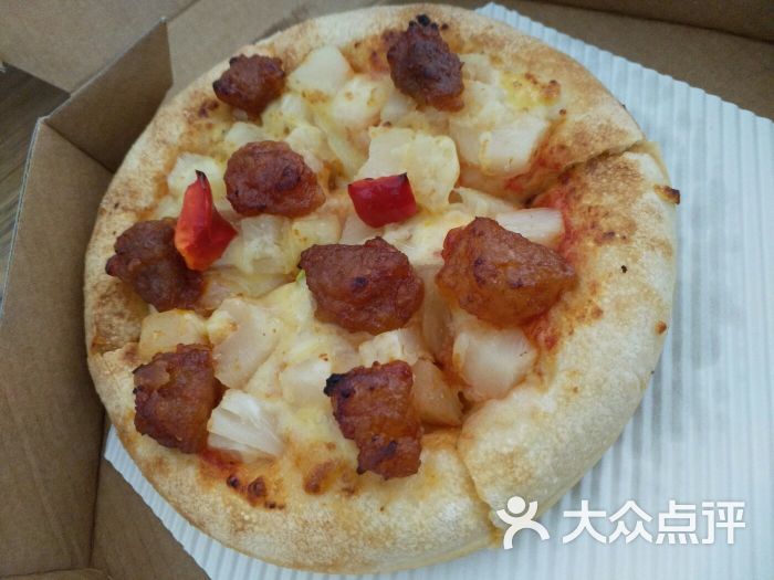 波彼比萨：从手工面团到外送餐桌，一家意式披萨店的经营门道